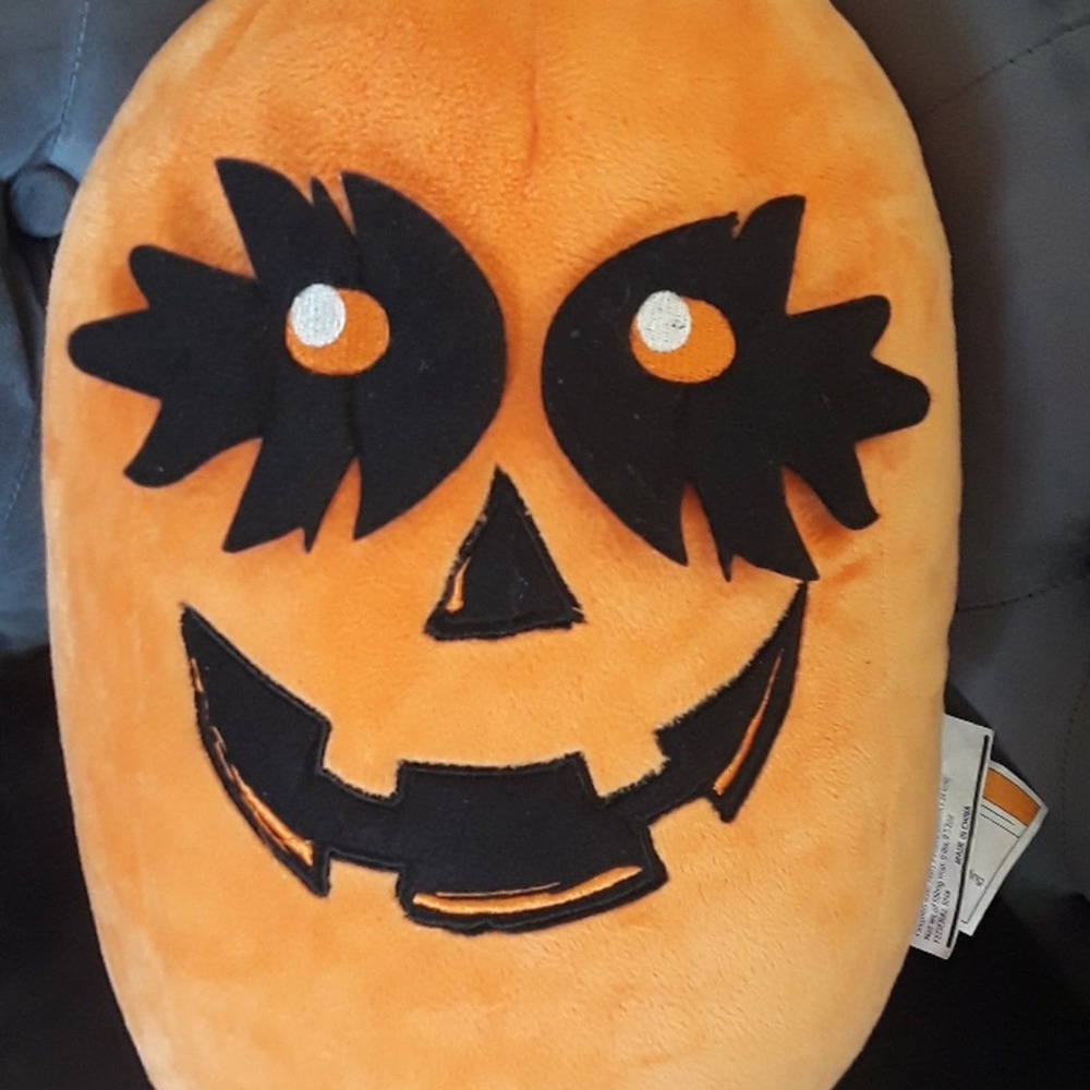 Pumpkin pillow - Picture 3 of 5